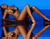 Modelo del bikini en el mar